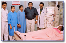 Dr.Georgy.K.Nainan & his team with the patient.